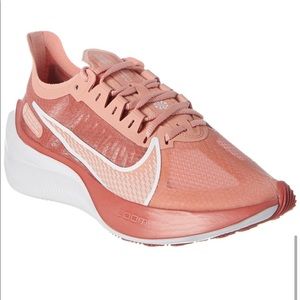 Nike Zoom Gravity Sneaker